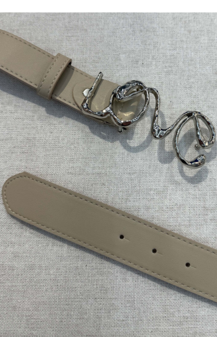 Ceinture en similicuir Boucle LOVE